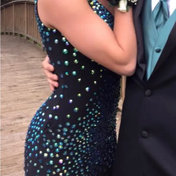 Prom Dress - Picture 2 of 4